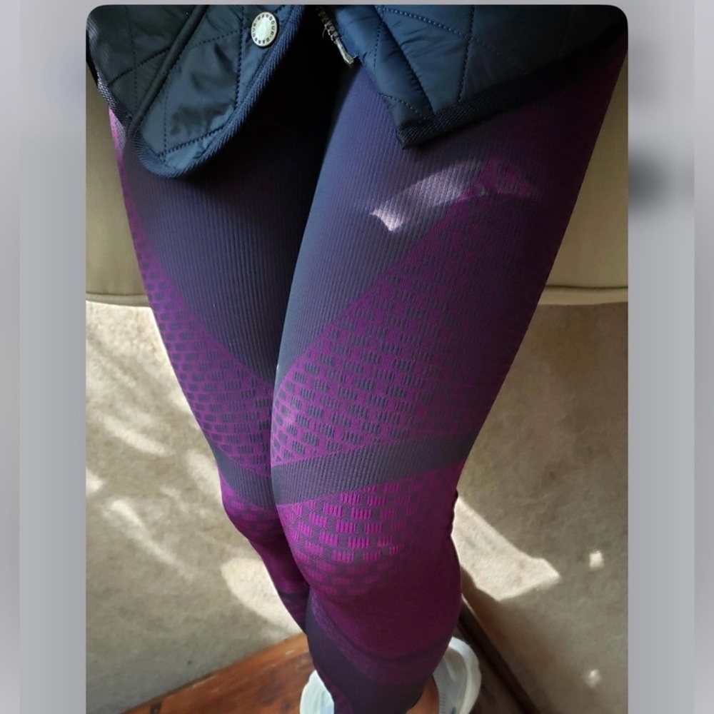 Lululemon Yoga About That Base Tight
Black / Tender Violet size 6